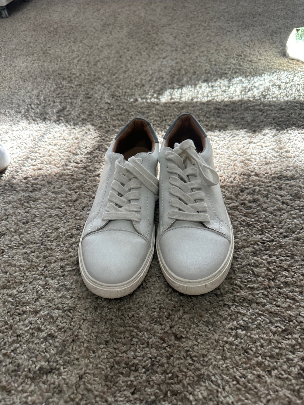 Minimalist White womans Leather Sneakers